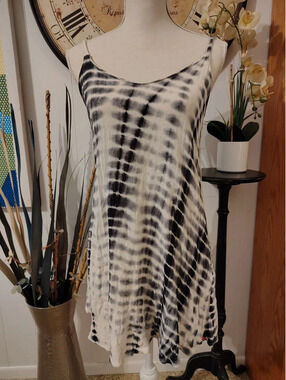 Black & White Tie-Dye Cover-Up / Lounge Dress | Small